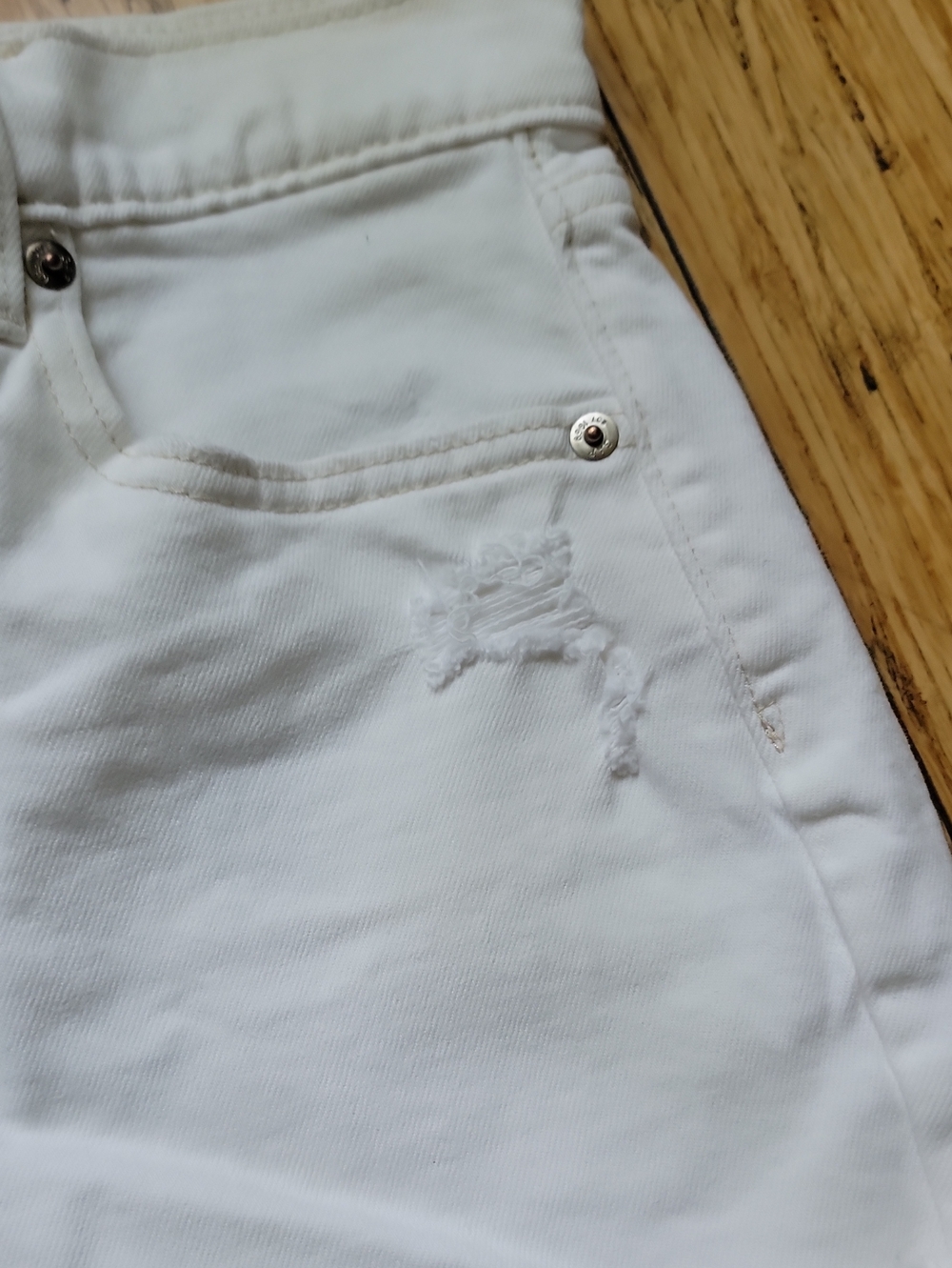 Gap 4 Inch High Rise Short White Women's High-Rise Denim Shorts - Picture 3 of 8